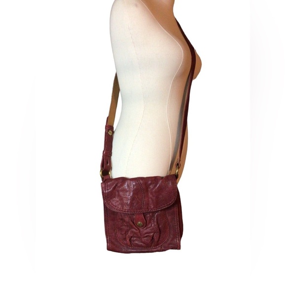 Lucky Brand Crossbody Bag Abbey Road Leather Red Fold Over Bohemian Hippy Small - Picture 1 of 13